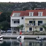 Marta Apartment Marina