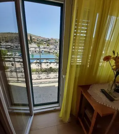 Marta Apartment *