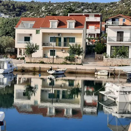 Apartment Marta Marina