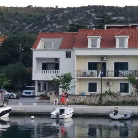 Marta Apartment Marina